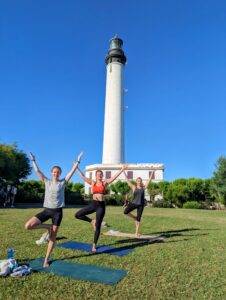 filles qui font du yoga à biarritz